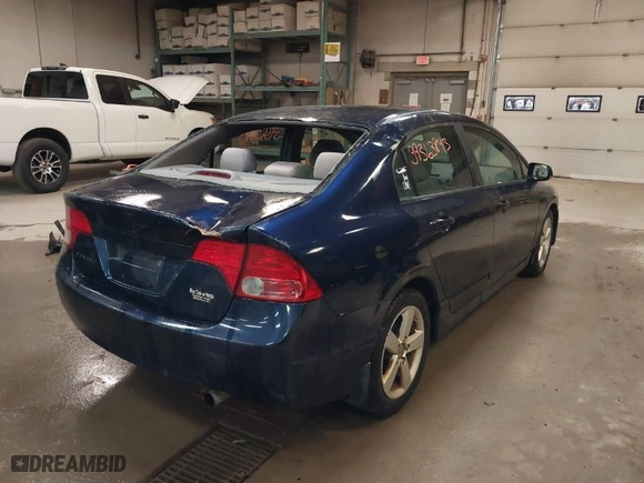 2008 Honda Civic Sdn EX with VIN 1HGFA15868L045323, listed as a IAAI auction lot 39363845 with 190,748 mi miles. Bid and sale history available at carsss.com. Image 4.