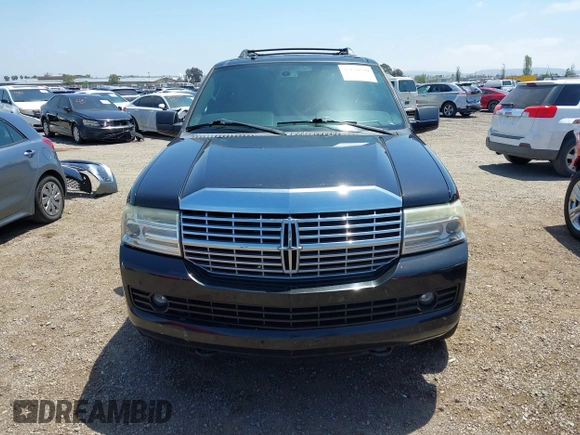 2011 Lincoln Navigator z VIN 5LMJJ2H57BEJ00298, wystawiony jako IAAI lot #42170739 z przebiegiem 175 692 mil mil oraz . Historia ofert i sprzedaży dostępna na DreamBid. Obrazek 12.