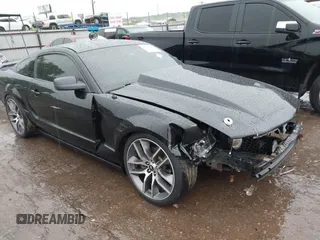 2006 Ford Mustang GT Deluxe z VIN 1ZVFT82H365134464, wystawiony jako IAAI lot #42193109 z przebiegiem 174 053 mil mil oraz . Historia ofert i sprzedaży dostępna na DreamBid. Obrazek 1.