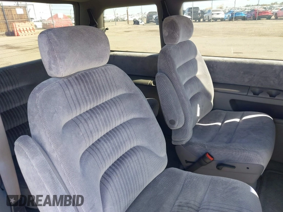 1995 Dodge Caravan z VIN 2B4GH55R6SR126834, wystawiony jako IAAI lot #40688913 z przebiegiem 39 192 mil mil oraz . Historia ofert i sprzedaży dostępna na DreamBid. Obrazek 8.
