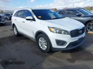 2016 Kia Sorento LX with VIN 5XYPGDA59GG089745, listed as a IAAI auction lot 42029580 with 133,542 mi miles. Bid and sale history available at carsss.com. Image 1.