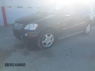 2008 Mercedes-Benz M 550 with VIN 4JGBB72E88A375401, listed as a IAAI auction lot 41748376 with 97,784 mi miles and . Bid and sale history available at carsss.com. Image 2.