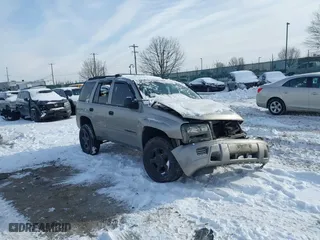 2002 Chevrolet TrailBlazer LS with VIN 1GNDT13S922426828, listed as a IAAI auction lot 41378571 with 1 mi miles. Bid and sale history available at carsss.com. Image 1.