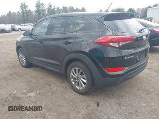 2018 Hyundai Tucson SE z VIN KM8J2CA47JU820390, wystawiony jako IAAI lot #42104349 z przebiegiem 11 725 mil mil oraz . Historia ofert i sprzedaży dostępna na DreamBid. Obrazek 3.