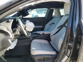 2025 Lexus UX z VIN JTHYBJAH6S2007225, wystawiony jako Copart lot #49593555 z przebiegiem 6963 mil mil oraz Nie do naprawy. Historia ofert i sprzedaży dostępna na DreamBid. Obrazek 7.