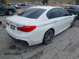 2018 BMW 5 Series 530i z VIN WBAJA5C54JG898565, wystawiony jako IAAI lot #41745230 z przebiegiem 123 776 mil mil oraz . Historia ofert i sprzedaży dostępna na DreamBid. Obrazek 4.