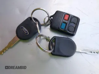 2002 Ford Explorer XLT с VIN 1FMZU73E92ZC17715, выставлен на аукционе IAAI как лот 42130163 с пробегом 243 059 миль миль и . История ставок и продаж доступна на DreamBid. Изображение 11.