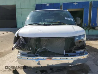 2024 Chevrolet Express Cargo z VIN 1GCWGAFP8R1271654, wystawiony jako Copart lot #50373785 z przebiegiem 3 947 mil mil oraz Czysty tytuł • Clean title. Historia ofert i sprzedaży dostępna na DreamBid. Obrazek 5.