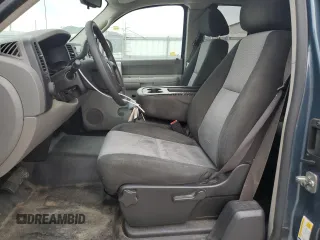2009 GMC Sierra 1500 Work Truck z VIN 1GTEC19X29Z252103, wystawiony jako Copart lot #55013535 z przebiegiem 82 186 mil mil oraz Szkoda całkowita • Salvage title. Historia ofert i sprzedaży dostępna na DreamBid. Obrazek 7.