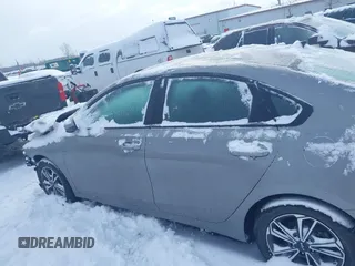 2022 Kia Forte LXS z VIN 3KPF24AD5NE458225, wystawiony jako IAAI lot #41572671 z przebiegiem 24 009 mil mil oraz . Historia ofert i sprzedaży dostępna na DreamBid. Obrazek 15.