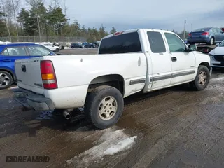 2001 Chevrolet Silverado 1500 LT with VIN 2GCEC19TX11144290, listed as a IAAI auction lot 41709661 with 405,583 mi miles. Bid and sale history available at carsss.com. Image 4.