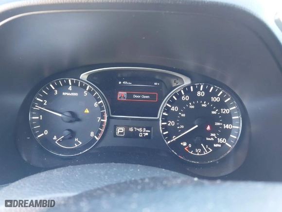 2014 Nissan Pathfinder SV with VIN 5N1AR2MN8EC664141, listed as a IAAI auction lot 41652033 with 167,463 mi miles. Bid and sale history available at carsss.com. Image 7.