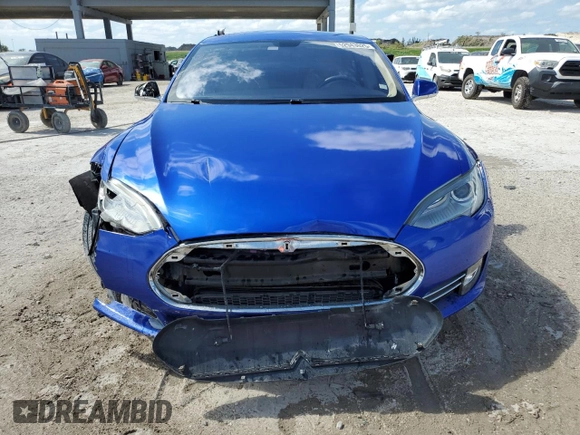 2014 Tesla Model S 60 with VIN 5YJSA1S14EFP44162, listed as a Copart auction lot 52943025 with Not Provided miles and Salvage Title. Bid and sale history available at DreamBid. Image 5.