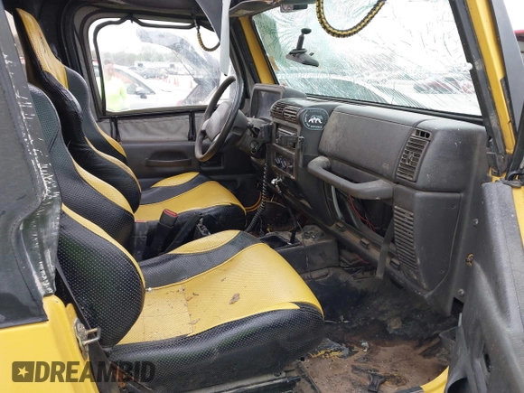 2000 Jeep Wrangler SE with VIN 1J4FA29P5YP705215, listed as a IAAI auction lot 41920532 with 92,927 mi miles and . Bid and sale history available at DreamBid. Image 5.