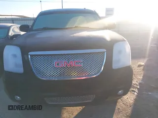 2012 GMC Yukon Denali with VIN 1GKS1EEF0CR292852, listed as a IAAI auction lot 41303140 with 227,316 mi miles. Bid and sale history available at carsss.com. Image 12.