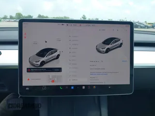 2023 Tesla Model 3 z VIN 5YJ3E1EA8PF384806, wystawiony jako IAAI lot #42526063 z przebiegiem 95 389 mil mil oraz . Historia ofert i sprzedaży dostępna na DreamBid. Obrazek 18.
