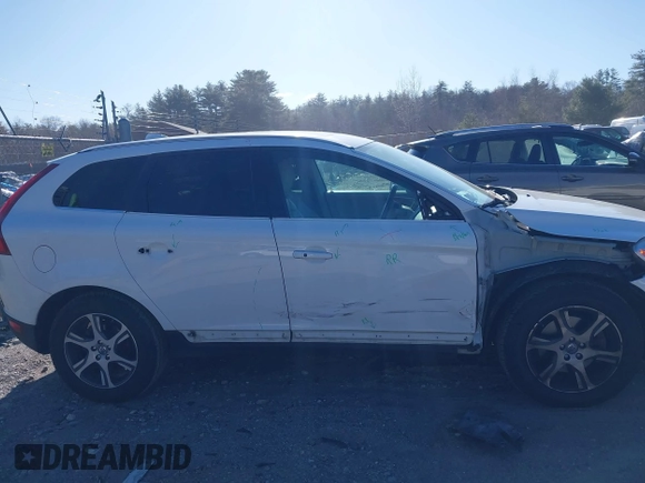 2013 Volvo XC60 T6 with VIN YV4902DZ8D2420737, listed as a IAAI auction lot 41986161 with 165,954 mi miles. Bid and sale history available at carsss.com. Image 13.