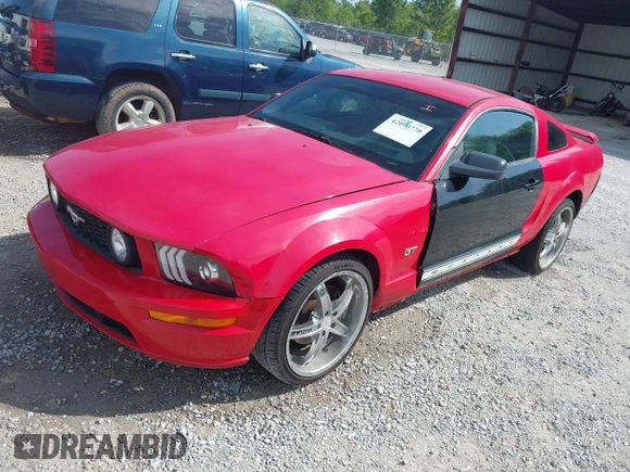 2006 Ford Mustang GT Deluxe with VIN 1ZVFT82H865265969, listed as a IAAI auction lot 42090770 with 237,231 mi miles. Bid and sale history available at carsss.com. Image 17.