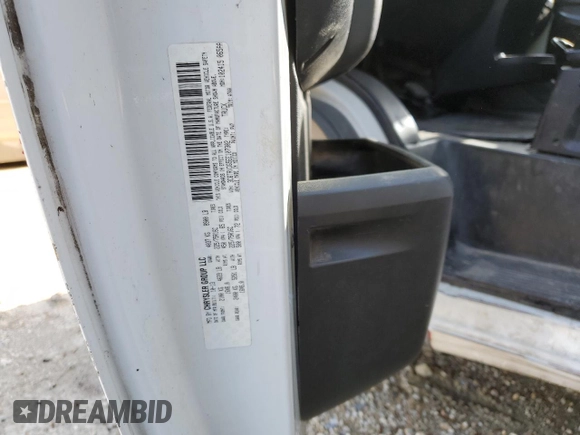 2014 Ram ProMaster Cargo z VIN 3C6TRVDG5EE107302, wystawiony jako Copart lot #51847295 z przebiegiem 173 621 mil mil oraz Czysty tytuł • Clean title. Historia ofert i sprzedaży dostępna na DreamBid. Obrazek 13.