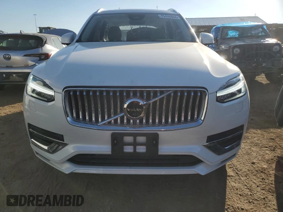 2024 Volvo XC90 Plus with VIN YV4H60LE6R1209420, listed as a Copart auction lot 75458864 with 1,560 mi miles and Salvage Title. Bid and sale history available at DreamBid. Image 5.