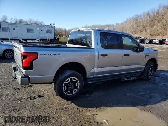 2023 Ford F-150 Lightning Pro z VIN 1FTVW1EL3PWG61686, wystawiony jako Copart lot #49578085 z przebiegiem 8116 mil mil oraz Szkody całkowita. Historia ofert i sprzedaży dostępna na DreamBid. Obrazek 3.