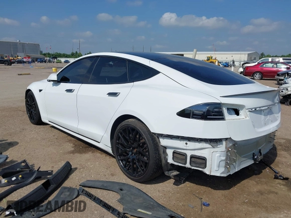 2016 Tesla Model S 70 z VIN 5YJSA1E11GF159425, wystawiony jako IAAI lot #42377639 z przebiegiem 79 767 mil mil oraz . Historia ofert i sprzedaży dostępna na DreamBid. Obrazek 3.
