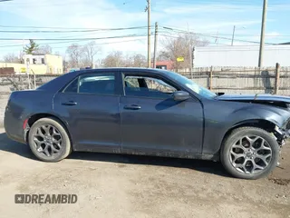 2018 Chrysler 300 with VIN 2C3CCAGG3JH250332, listed as a IAAI auction lot 41931396 with 0 mi miles. Bid and sale history available at carsss.com. Image 12.