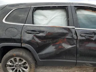 2019 Jeep Cherokee Latitude Plus with VIN 1C4PJMLBXKD214974, listed as a Copart auction lot 49877595 with 120,979 mi miles and Salvage title. Bid and sale history available at DreamBid. Image 11.