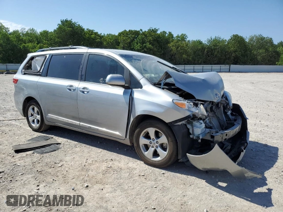 2015 Toyota Sienna LE AAS z VIN 5TDKK3DC9FS616343, wystawiony jako Copart lot #56859275 z przebiegiem 88 103 mil mil oraz Szkoda całkowita • Salvage title. Historia ofert i sprzedaży dostępna na DreamBid. Obrazek 4.