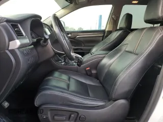 2018 Toyota Highlander SE with VIN 5TDJZRFH9JS823259, listed as a Copart auction lot 64882735 with 97,401 mi miles and Salvage title. Bid and sale history available at DreamBid. Image 7.