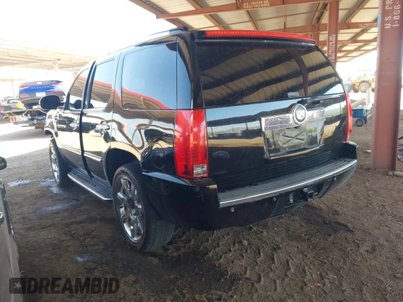 2009 Cadillac Escalade z VIN 1GYFC23269R251960, wystawiony jako IAAI lot #41993963 z przebiegiem 164 055 mil mil oraz . Historia ofert i sprzedaży dostępna na DreamBid. Obrazek 3.