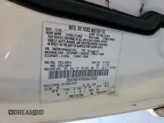 2006 Mercury Grand Marquis GS z VIN 2MEFM74V96X621050, wystawiony jako Copart lot #49098465 z przebiegiem 75 561 mil mil oraz Szkoda całkowita • Salvage title. Historia ofert i sprzedaży dostępna na DreamBid. Obrazek 12.