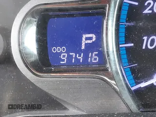 2014 Toyota Sienna XLE z VIN 5TDYK3DC6ES488569, wystawiony jako IAAI lot #42171540 z przebiegiem 97 416 mil mil oraz . Historia ofert i sprzedaży dostępna na DreamBid. Obrazek 16.