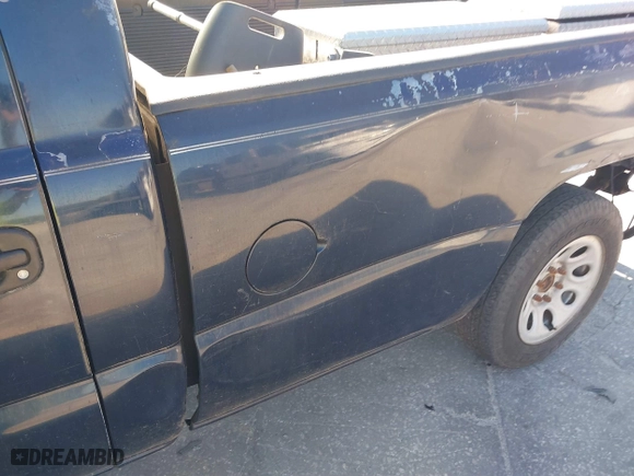 2006 Chevrolet Silverado 1500 Work Truck with VIN 3GCEC14X56G266872, listed as a IAAI auction lot 40881369 with 1 mi miles. Bid and sale history available at carsss.com. Image 15.