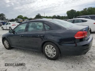 2014 Volkswagen Passat S z VIN 1VWAT7A30EC102382, wystawiony jako Copart lot #58178845 z przebiegiem 158 498 mil mil oraz Tytuł czysty. Historia ofert i sprzedaży dostępna na DreamBid. Obrazek 2.