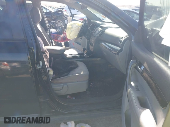 2014 Kia Sorento LX with VIN 5XYKT4A79EG482567, listed as a IAAI auction lot 41832550 with Not Provided miles and . Bid and sale history available at carsss.com. Image 5.