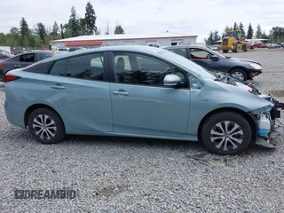 2020 Toyota Prius LE with VIN JTDL9RFU1L3017670, listed as a IAAI auction lot 42694974 with 69,298 mi miles and . Bid and sale history available at DreamBid. Image 14.