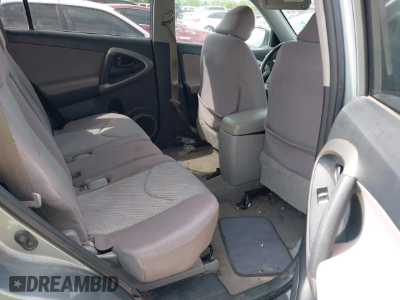 2006 Toyota RAV4 with VIN JTMZD33V465012863, listed as a IAAI auction lot 42025308 with 185,329 mi miles. Bid and sale history available at carsss.com. Image 8.