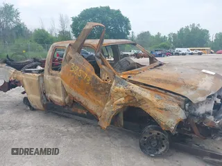 1999 Ford F-250 XL с VIN 1FTNX21L9XEE85256, выставлен на аукционе IAAI как лот 42438573 с пробегом Не указан миль и . История ставок и продаж доступна на DreamBid. Изображение 1.