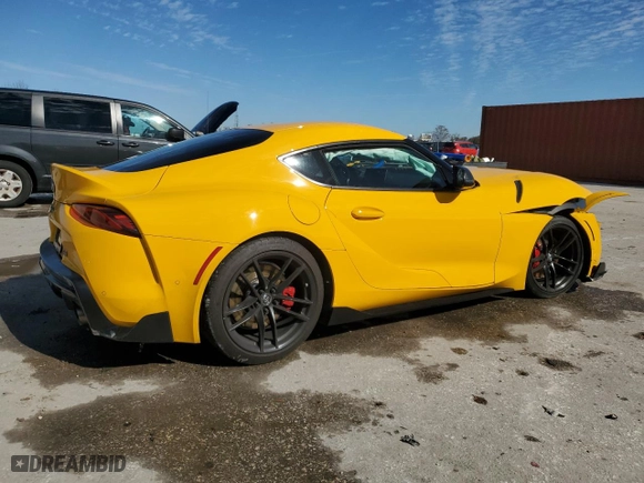 2020 Toyota GR Supra 3.0 with VIN WZ1DB4C08LW032292, listed as a Copart auction lot 42190135 with 43,982 mi miles and Non Repairable. Bid and sale history available at carsss.com. Image 3.