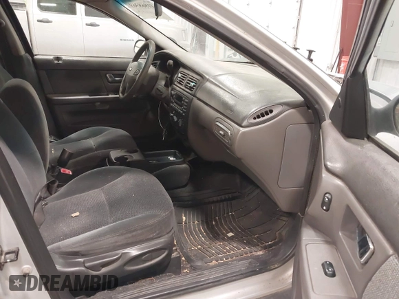 2002 Ford Taurus SES Standard with VIN 1FAFP55U42A166703, listed as a IAAI auction lot 41868369 with 178,362 mi miles. Bid and sale history available at carsss.com. Image 5.