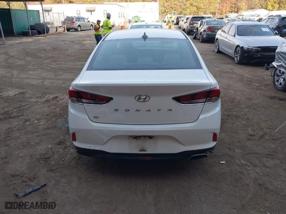 2018 Hyundai Sonata SE with VIN 5NPE24AF3JH674366, listed as a IAAI auction lot 40741250 with 79,596 mi miles. Bid and sale history available at carsss.com. Image 17.