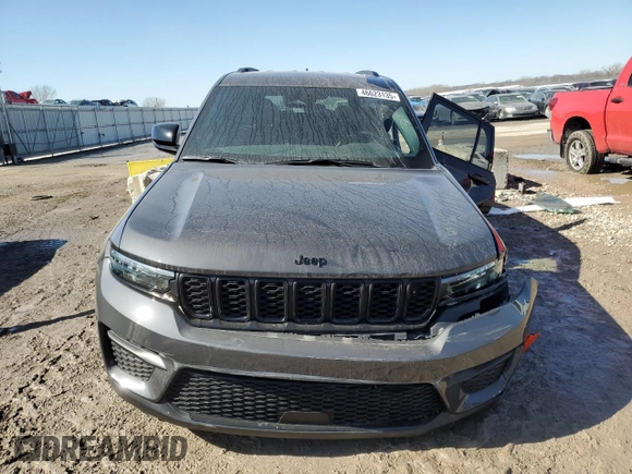 2024 Jeep Grand Cherokee Laredo X with VIN 1C4RJHAG1RC105317, listed as a Copart auction lot 46623135 with 7,597 mi miles and Salvage Title. Bid and sale history available at carsss.com. Image 5.