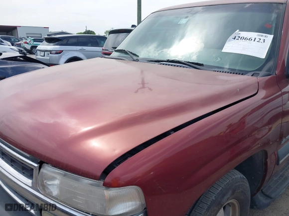 2002 Chevrolet Tahoe LT with VIN 1GNEC13Z62R270370, listed as a IAAI auction lot 42066123 with 340,750 mi miles. Bid and sale history available at carsss.com. Image 6.