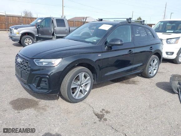 2025 Audi Q5 S line Premium with VIN WA1GAAFY9S2021963, listed as a IAAI auction lot 41840606 with 6,900 mi miles. Bid and sale history available at carsss.com. Image 19.
