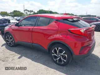 2022 Toyota C-HR XLE z VIN NMTKHMBX4NR141627, wystawiony jako IAAI lot #42108475 z przebiegiem 49 564 mil mil oraz . Historia ofert i sprzedaży dostępna na DreamBid. Obrazek 3.