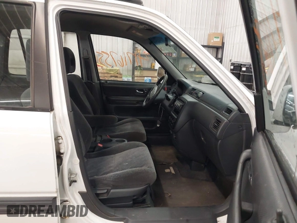 2000 Honda CR-V EX with VIN JHLRD186XYC023471, listed as a IAAI auction lot 41716755 with 335,641 mi miles. Bid and sale history available at carsss.com. Image 5.