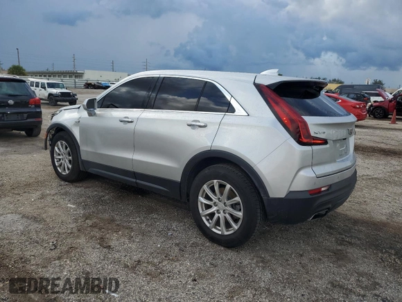 2019 Cadillac XT4 FWD Luxury z VIN 1GYAZAR42KF119510, wystawiony jako Copart lot #48979395 z przebiegiem 57 498 mil mil oraz Szkoda całkowita • Salvage title. Historia ofert i sprzedaży dostępna na DreamBid. Obrazek 2.