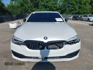 2018 BMW 5 Series 540i xDrive z VIN WBAJE7C59JG892017, wystawiony jako IAAI lot #42556936 z przebiegiem 55 170 mil mil oraz . Historia ofert i sprzedaży dostępna na DreamBid. Obrazek 12.