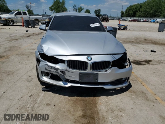 2014 BMW 3 Series 320i xDrive с VIN WBA3C3C58EP662305, выставлен на аукционе Copart как лот 62811895 с пробегом 43 793 миль миль и Списание • Salvage title. История ставок и продаж доступна на DreamBid. Изображение 5.